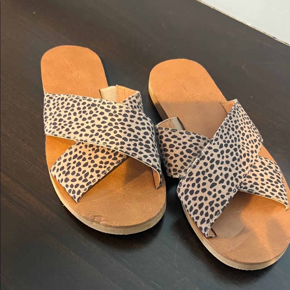 Universal Thread Tan Leopard Print Sandals - 6 - image 1